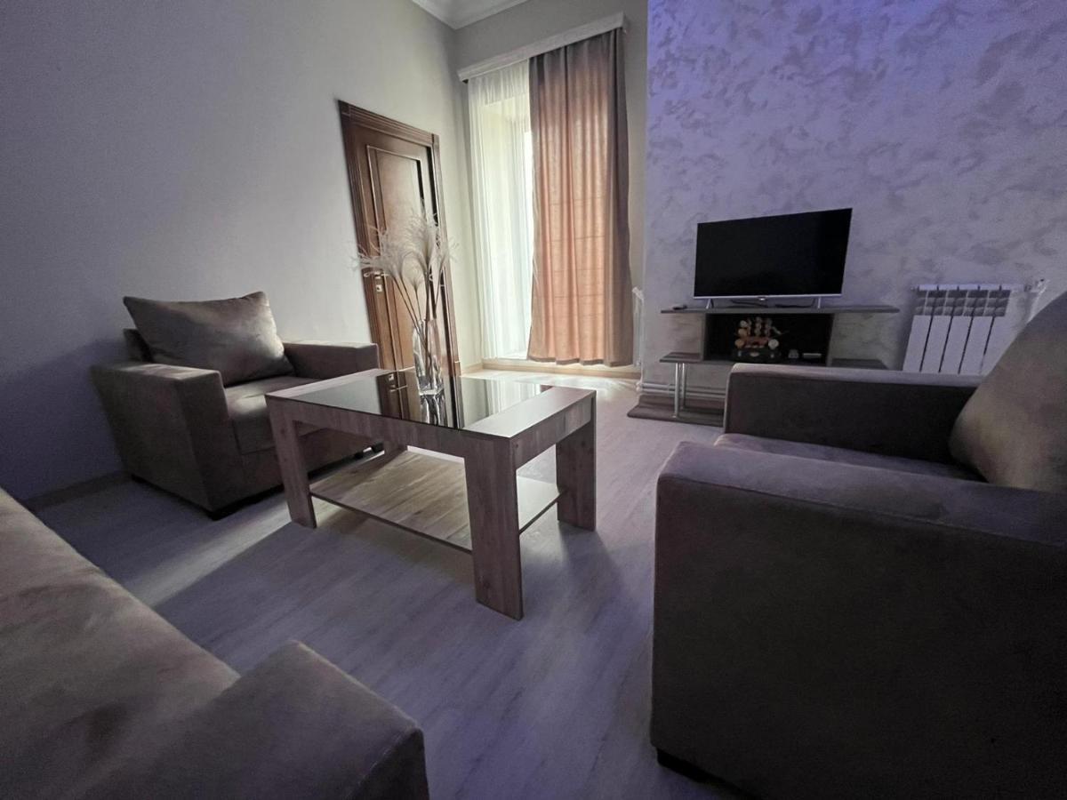 Appartement In Yerevan Bagian luar foto