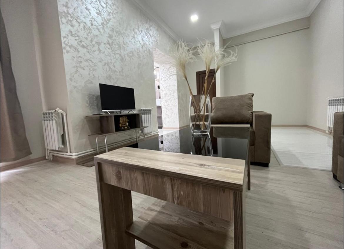 Appartement In Yerevan Bagian luar foto