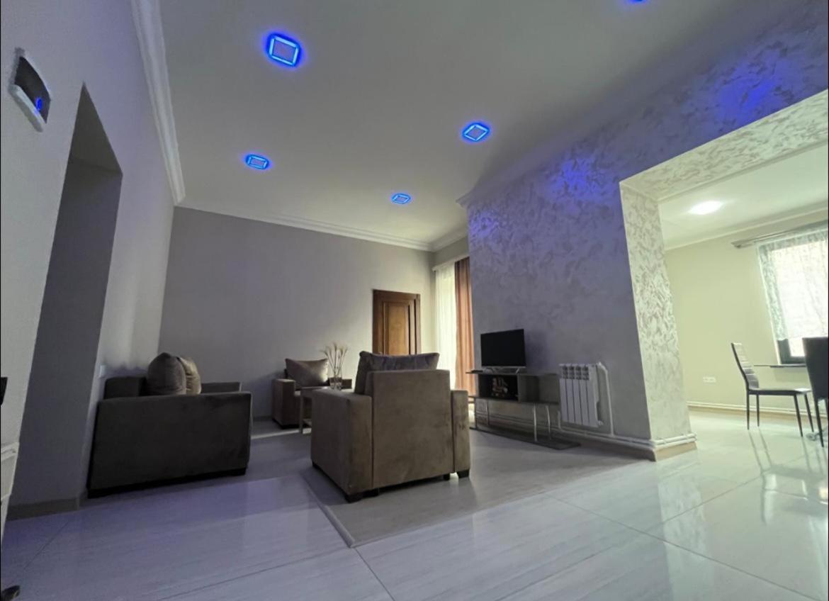 Appartement In Yerevan Bagian luar foto