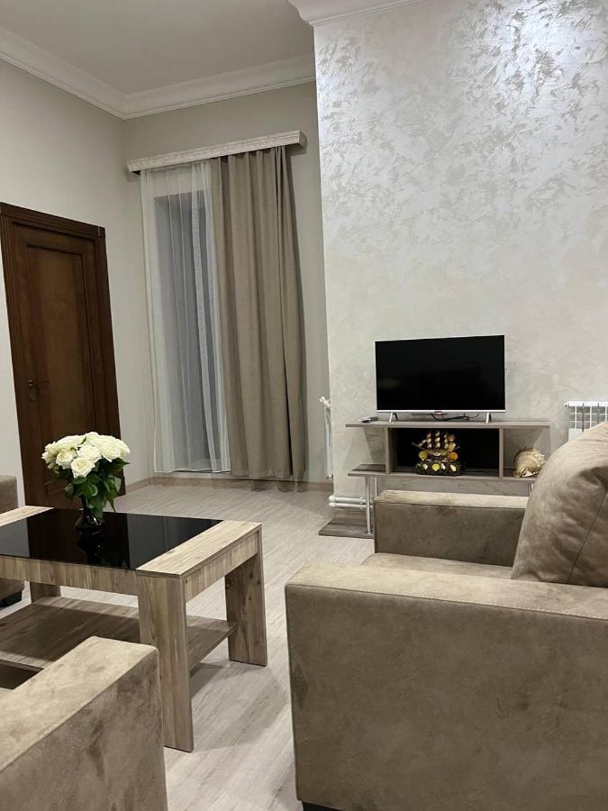 Appartement In Yerevan Bagian luar foto